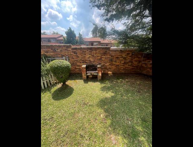 2 BEDROOM TOWNHOUSE FOR SALE IN BUCCLEUCH